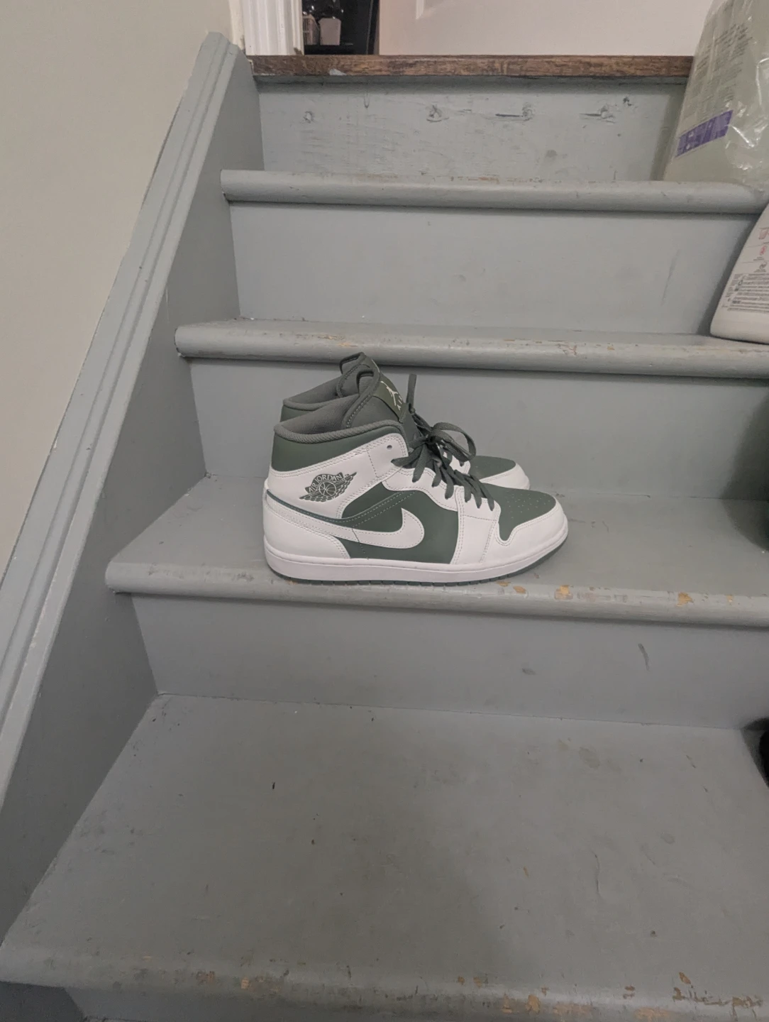 Air Jordan 1 Green and White Size 11.5 - photo 3