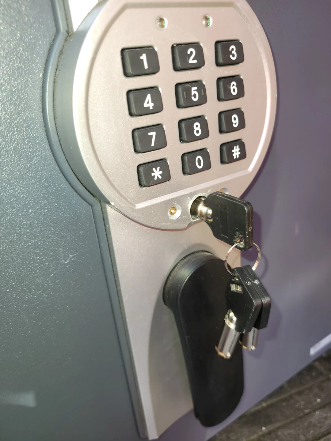 Digital Keypad Safe with Key Override