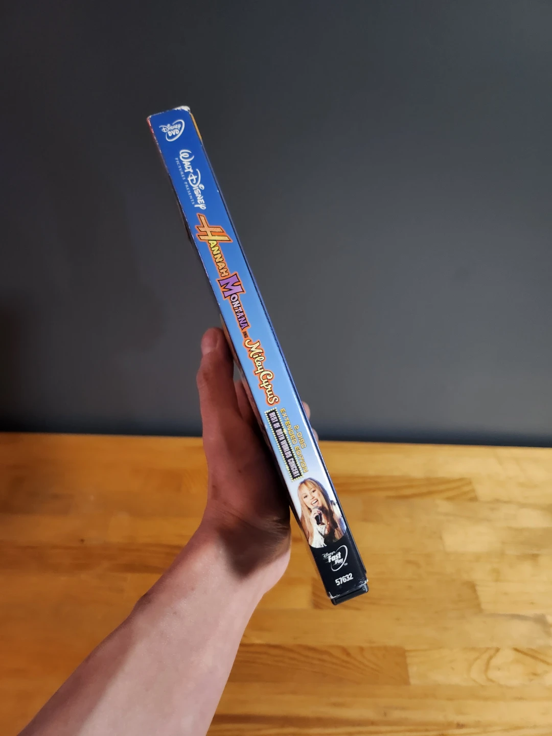 Hannah Montana & Miley Cyrus: Best of Both Worlds 2-Disc DVD - photo 5
