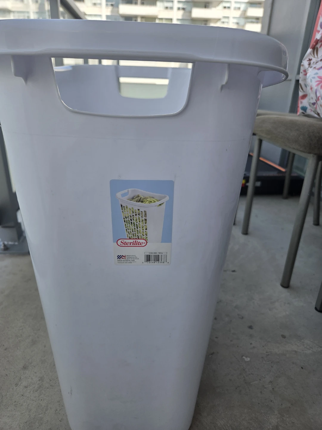 Sterilite White Plastic Laundry Basket