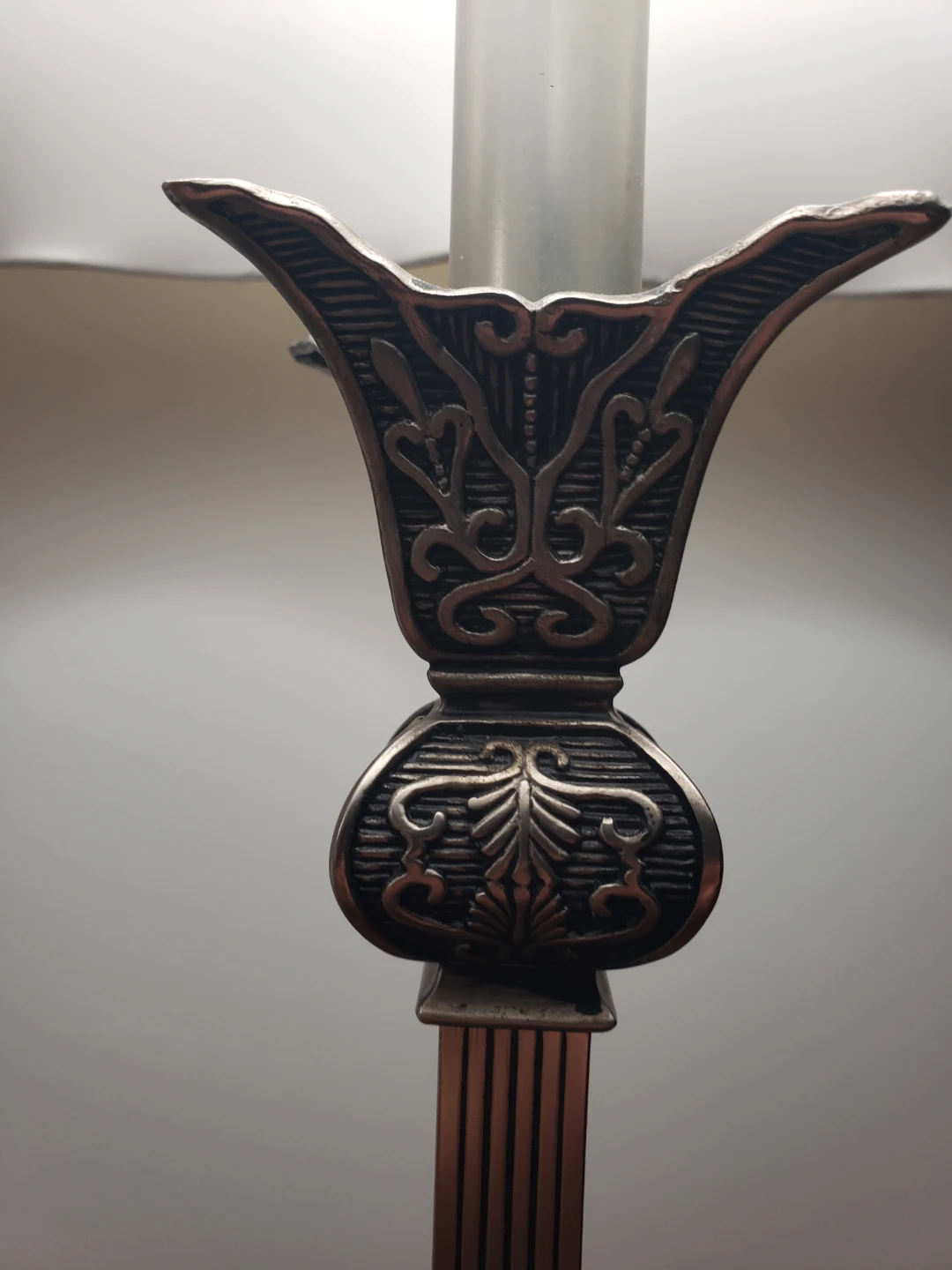 Traditional Floor Lamp with Decorative Accents - photo 2