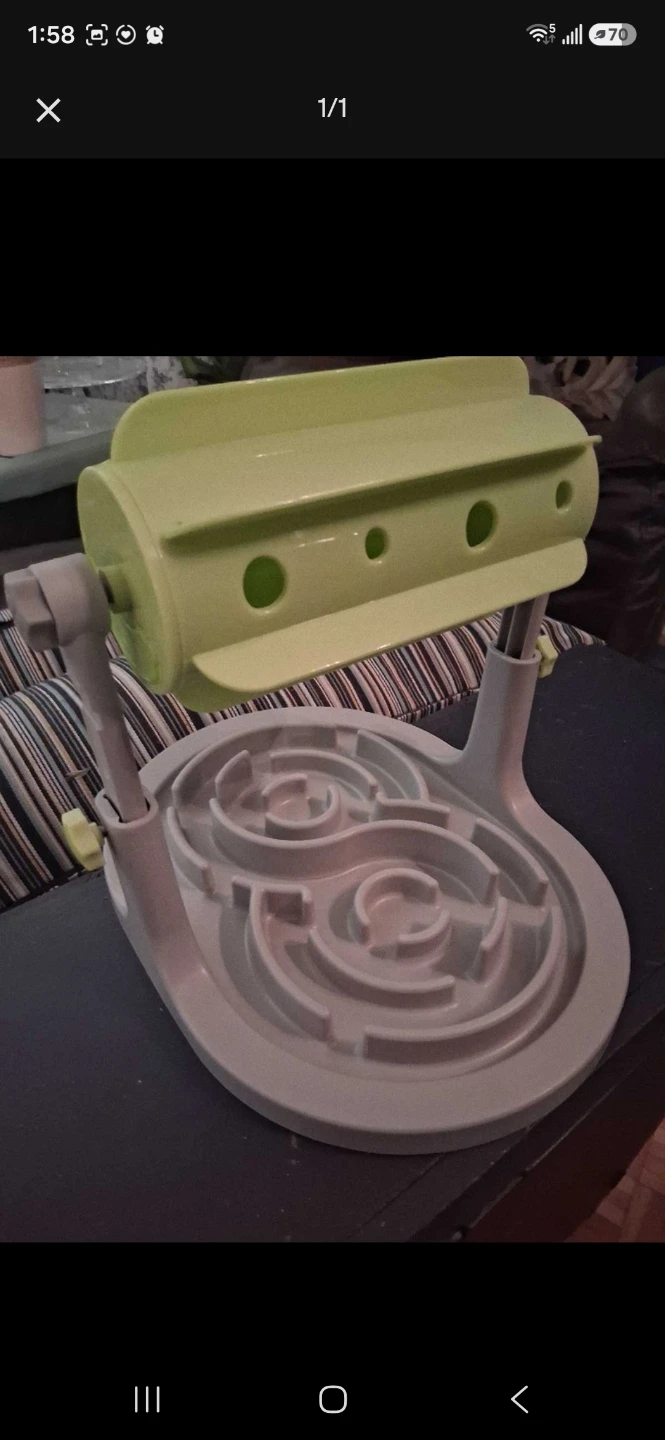Pet Puzzle Treat Trainer. Excellent Condition!