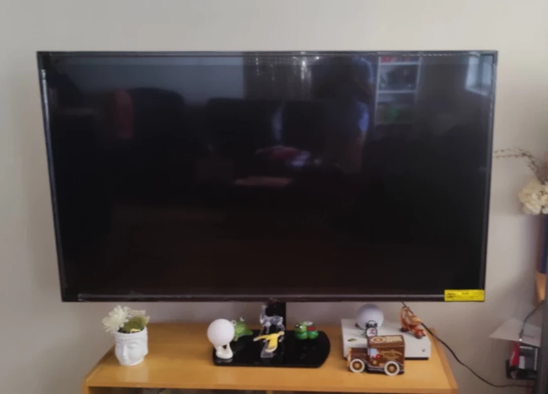 RCA 65 Inch 4K UHD LED flat Smart TV with table top stand - photo 5