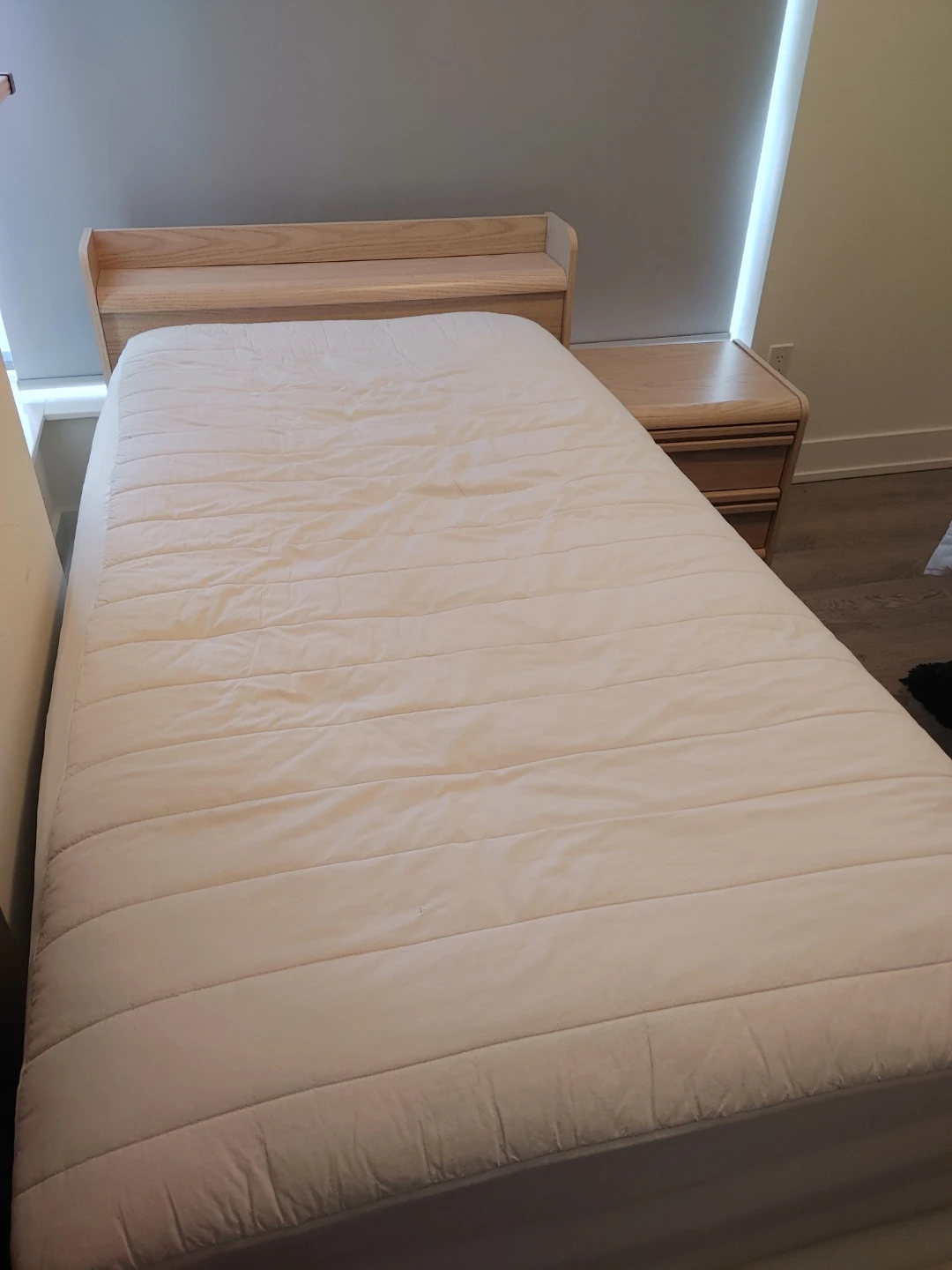 Solid Wood Bedroom Set