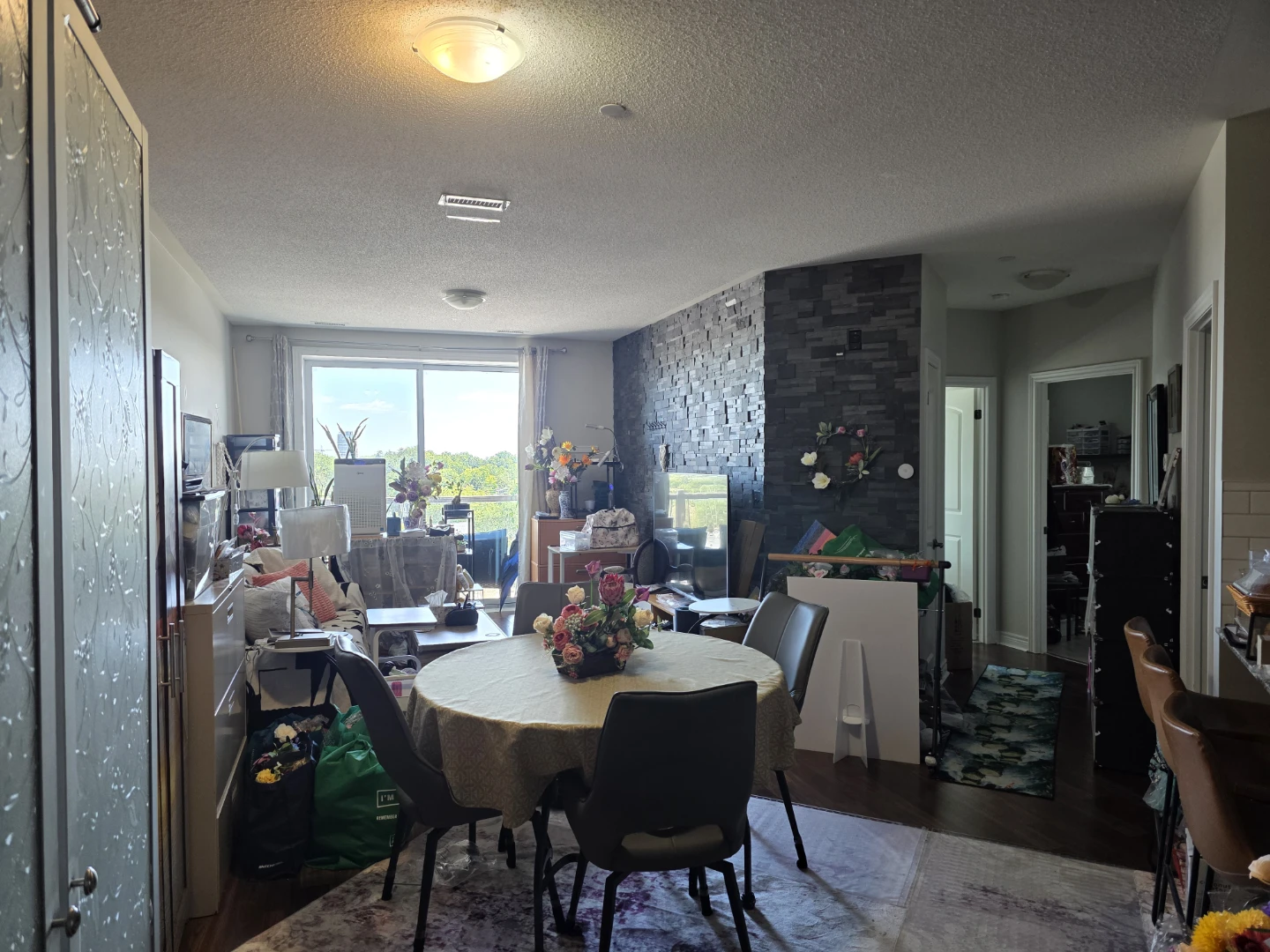 Furnished room, bathroom + parking - photo 4