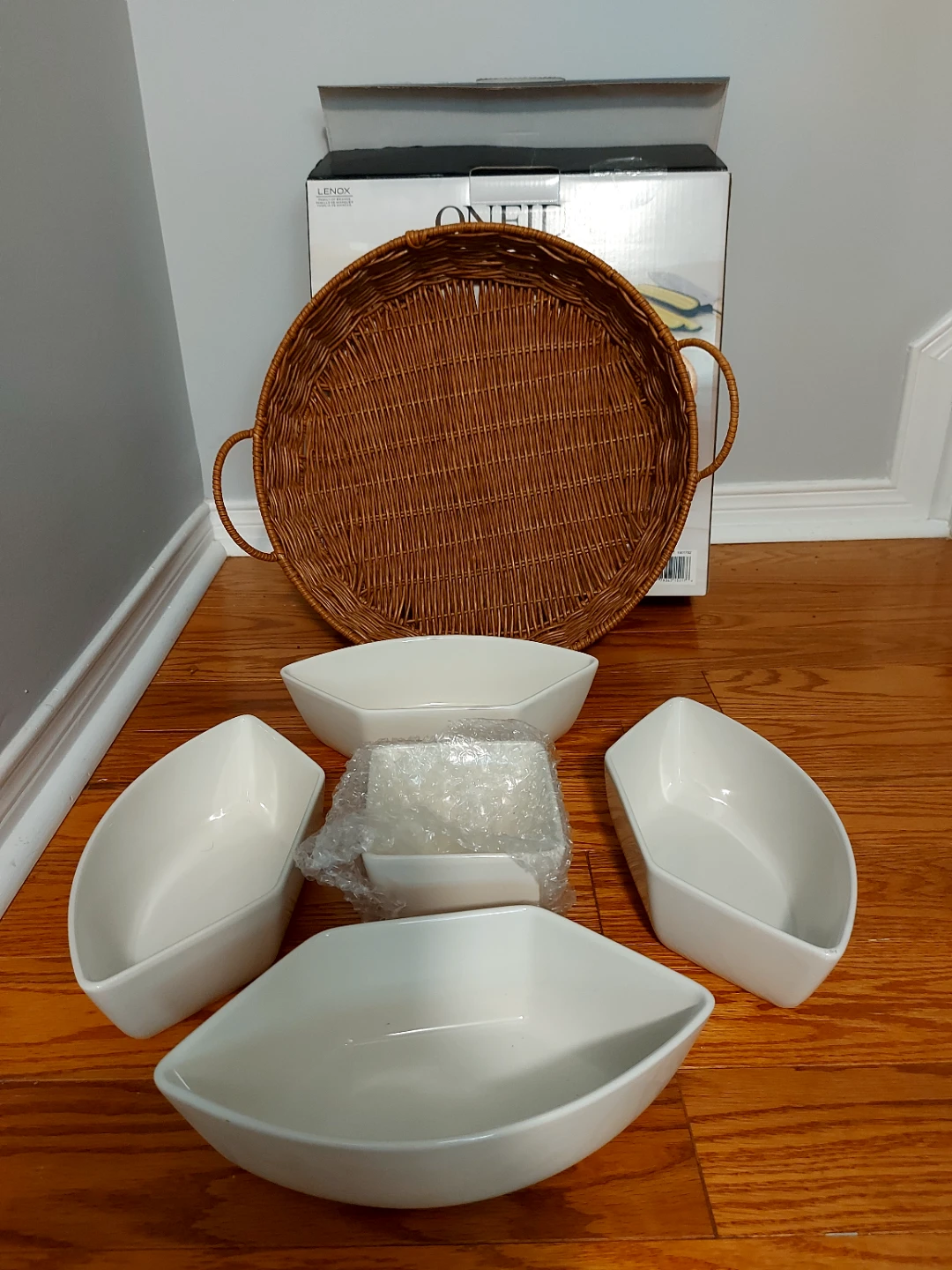 Oneida 6-Piece Serving Set with Wicker Tray - photo 4