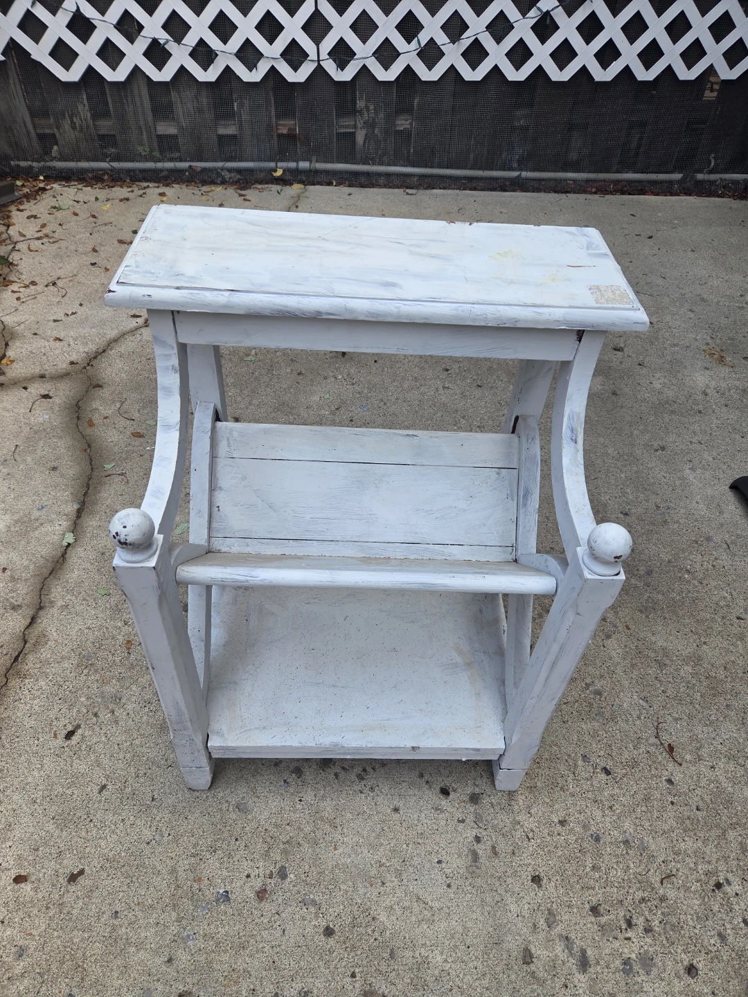 White accent table