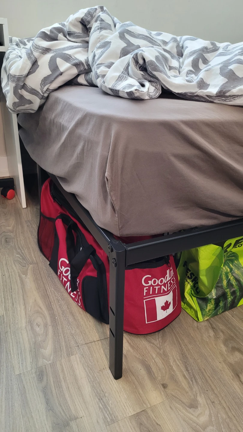 Bed frame and mattress - photo 2