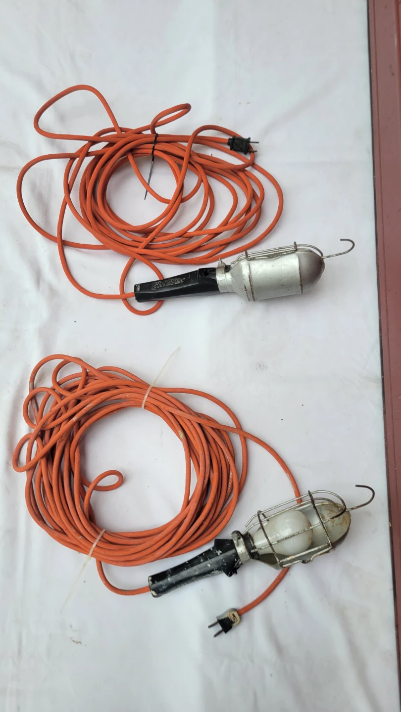 2x Work Lights with Long Cords - photo 2