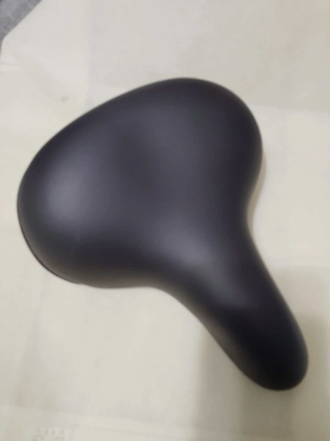 Black Comfort Bicycle Saddle with Reflector