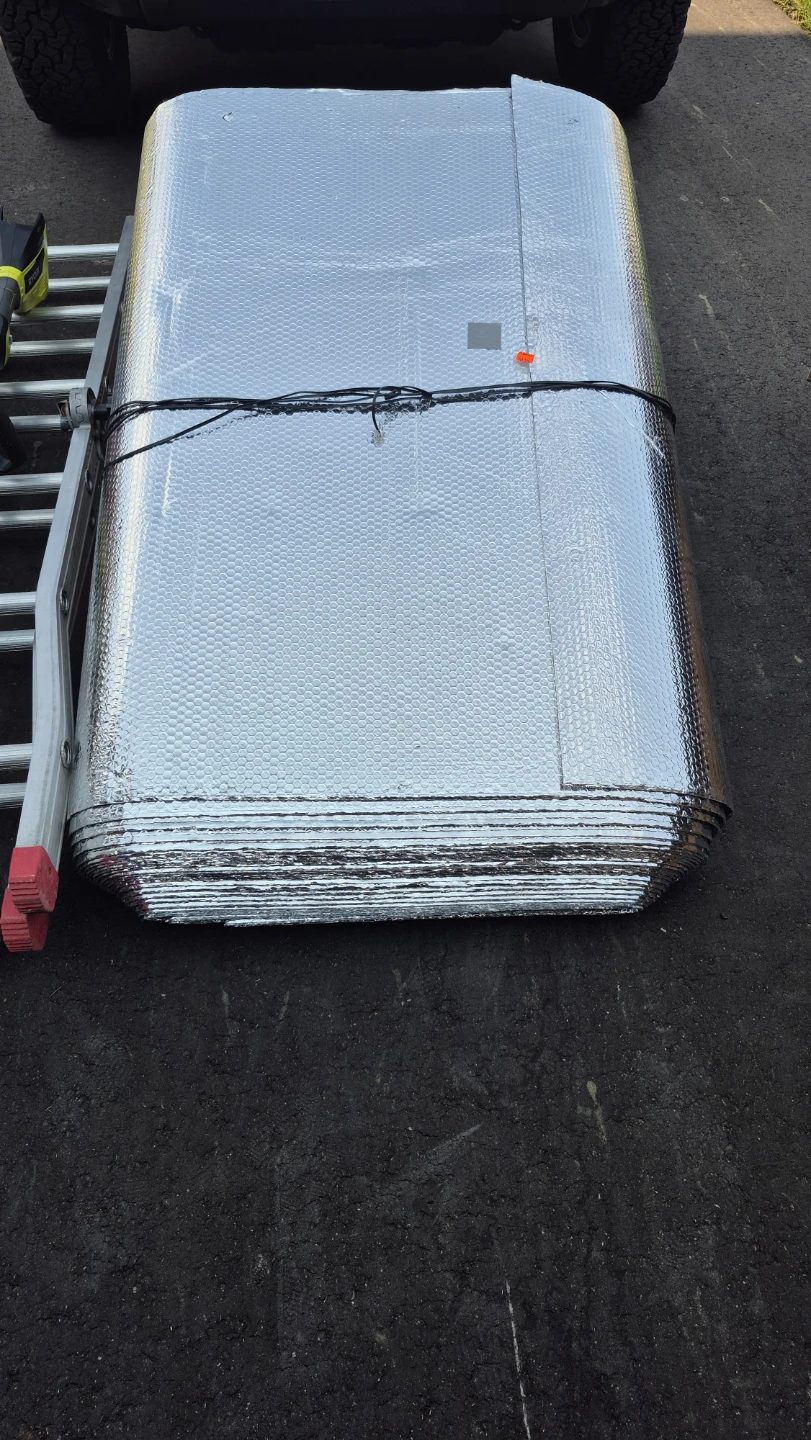 Reflective Insulation Roll 4ft x 125ft - photo 3