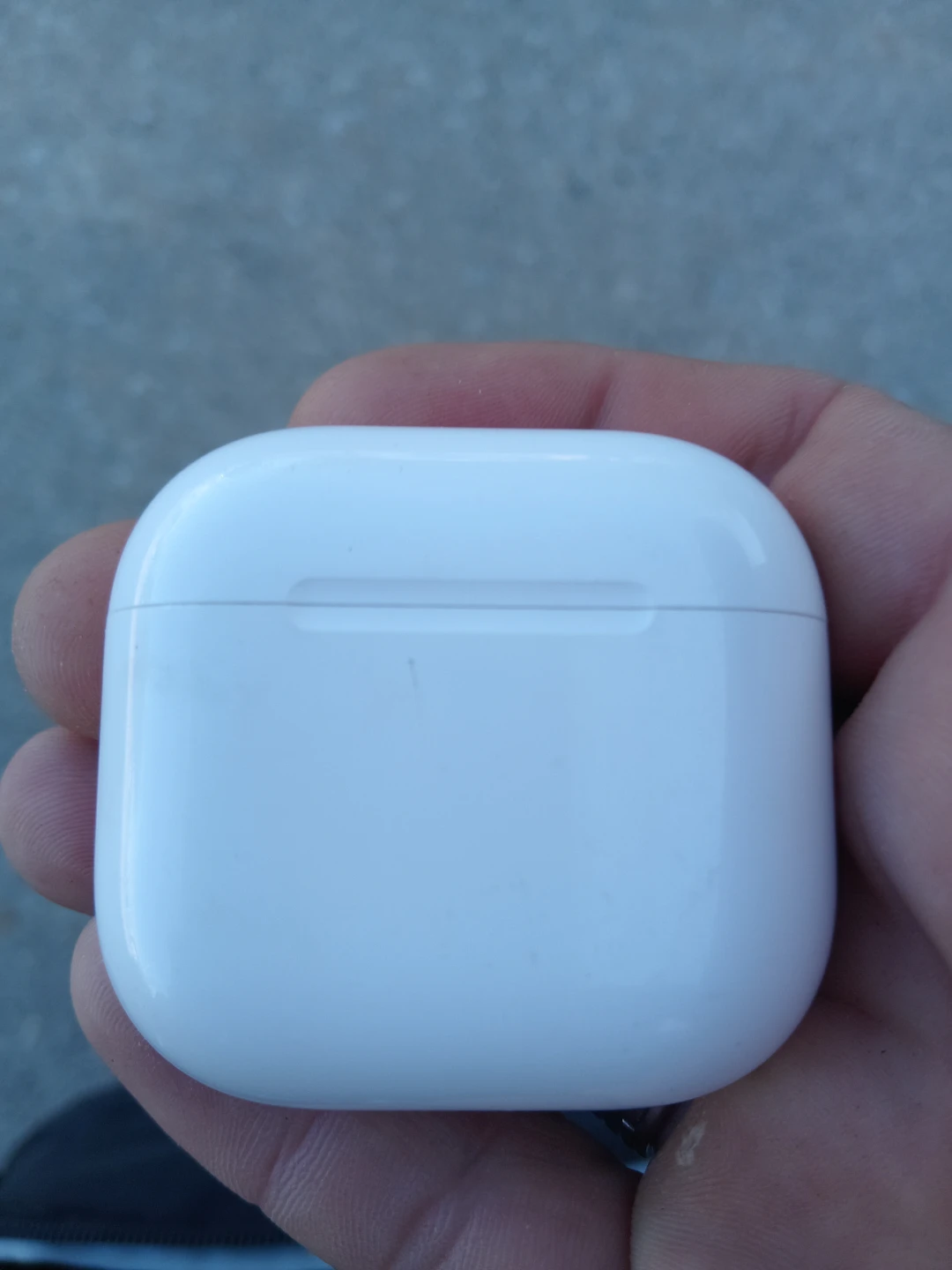 Apple AirPods 4 & Charging Case - photo 4