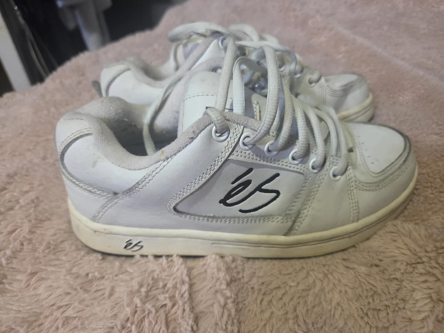 e'S Shoes Size 6