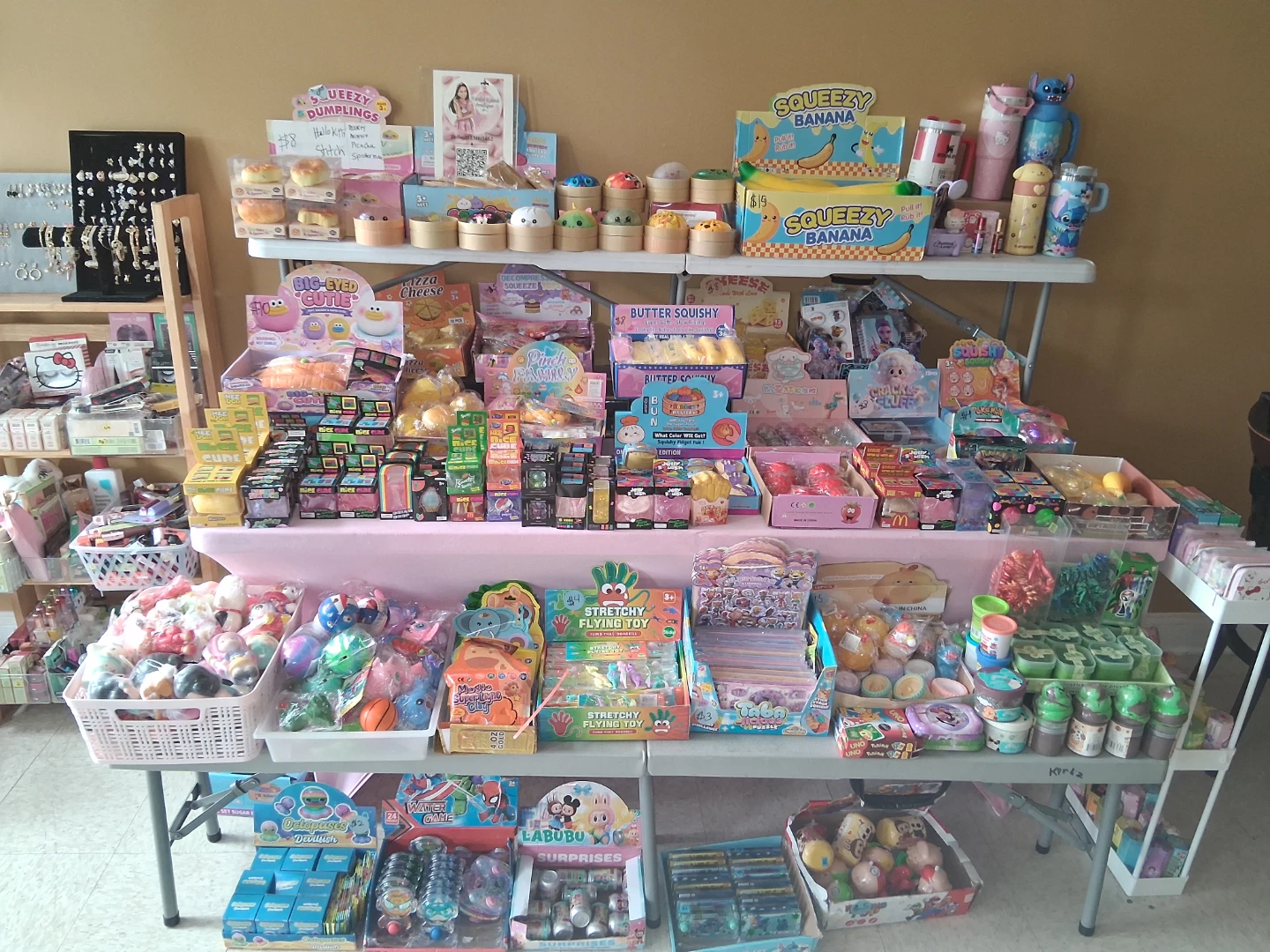 Pink Yard Sale - Squishies, Bags, Purses & Character Merchandise - photo 2