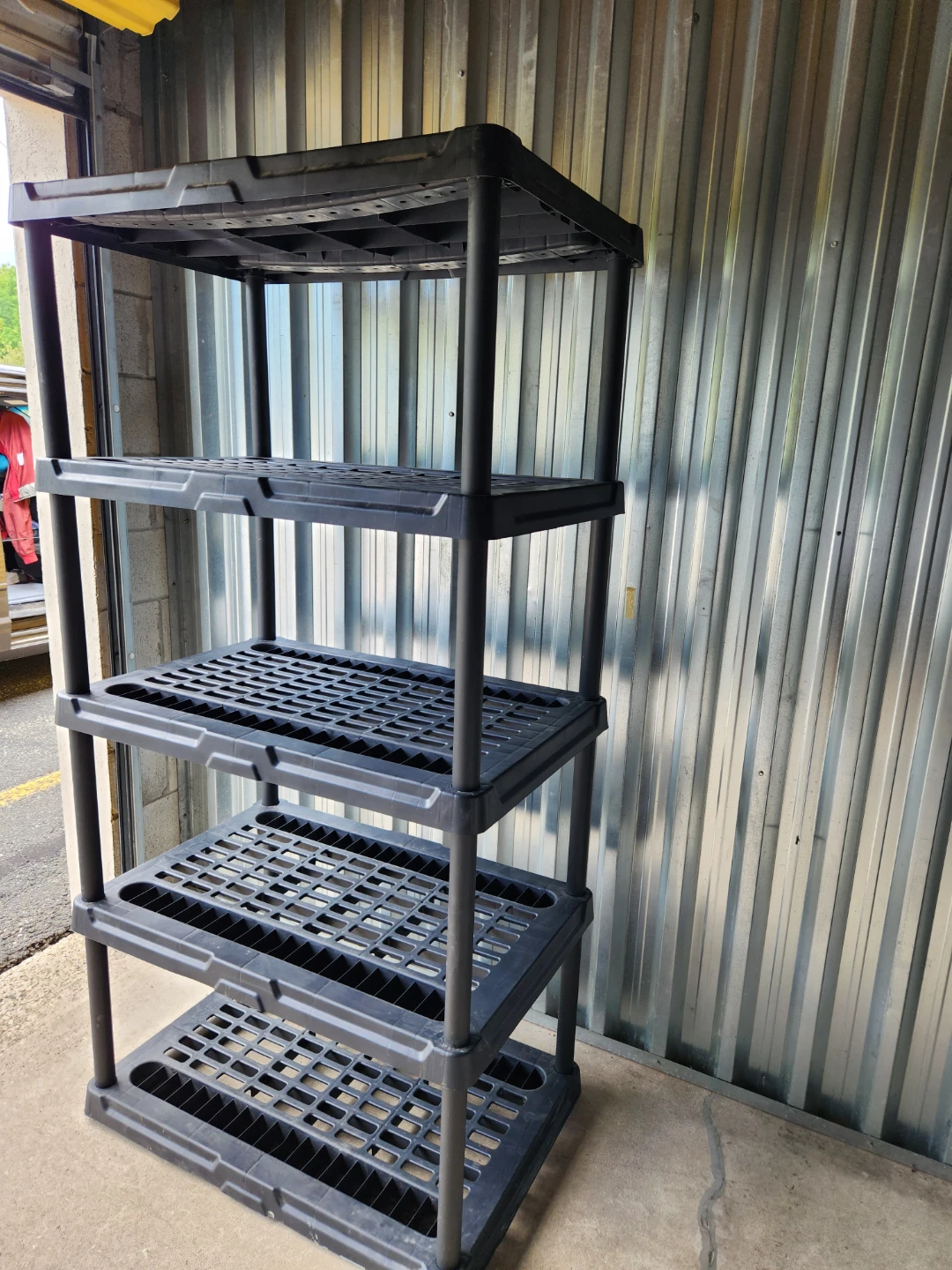 🇨🇦  Black 5-Tier Solid Plastic Storage Shelf Unit