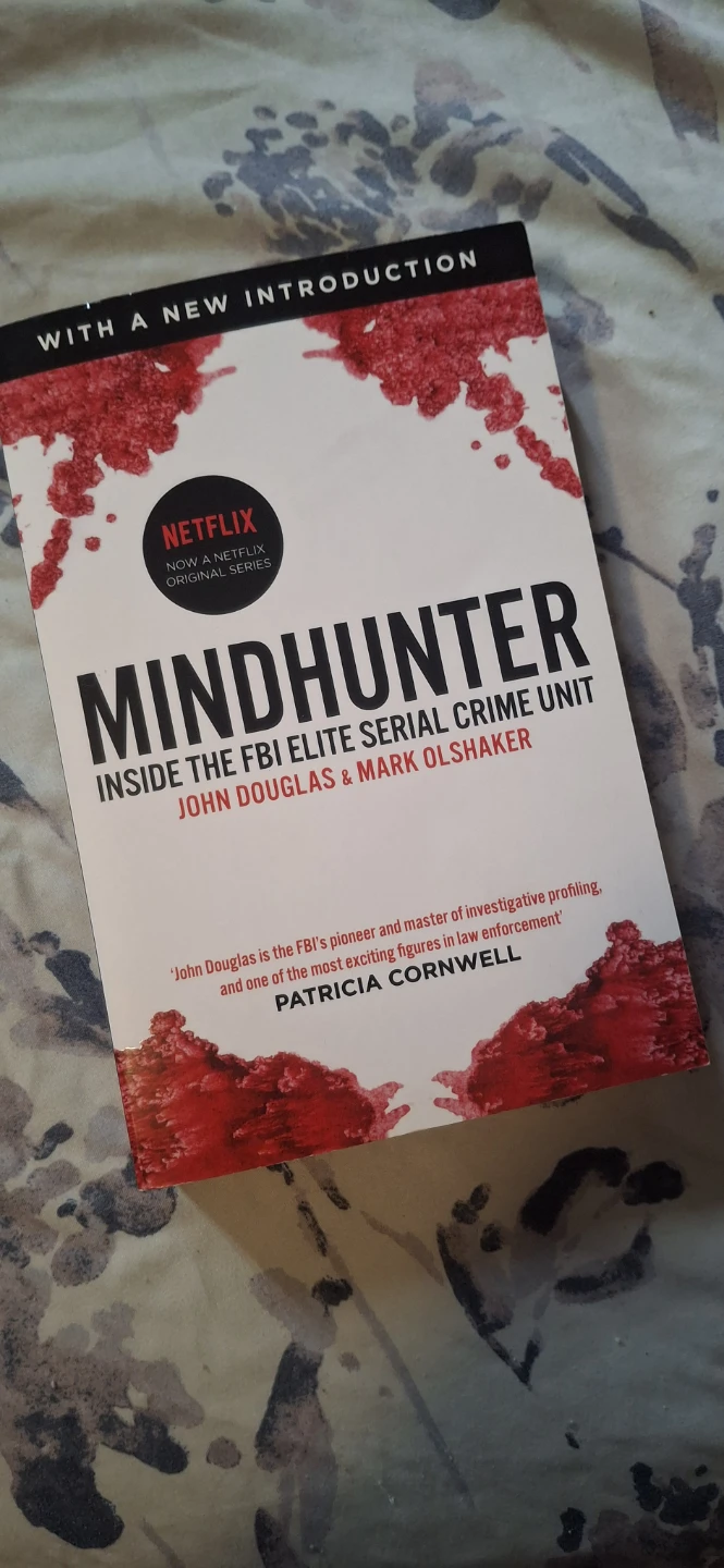 Mindhunter: Inside the FBI Elite Serial Crime Unit Book