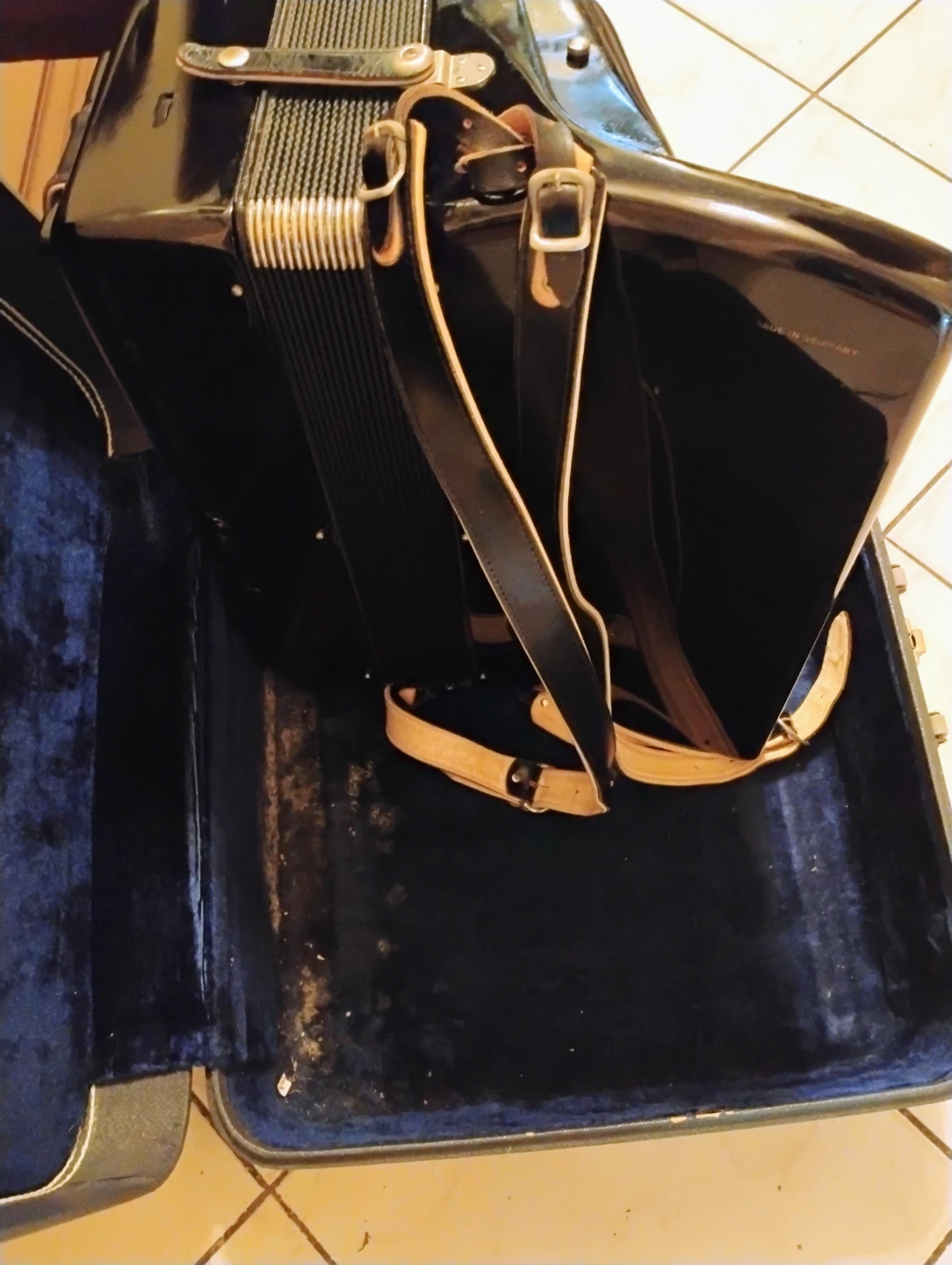 Hohner Accordion - photo 5