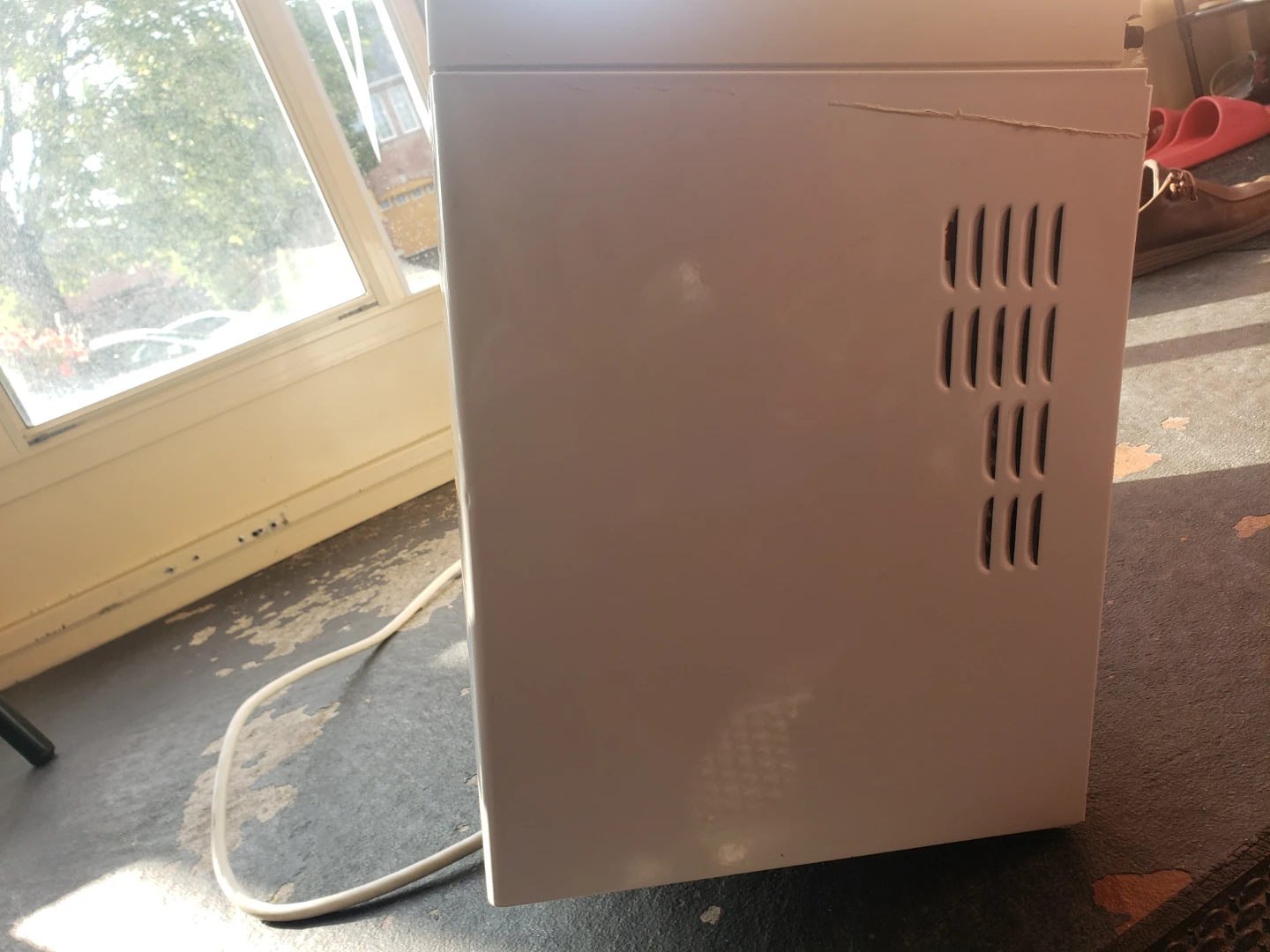 White Microwave Oven - photo 2