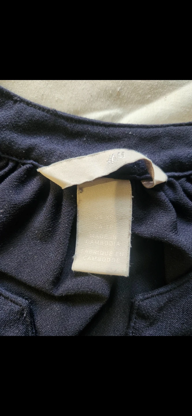 H&M Navy Blue Sleeveless Blouse - photo 2