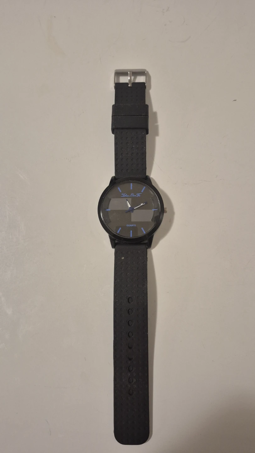 Black Quartz Wristwatch - photo 4