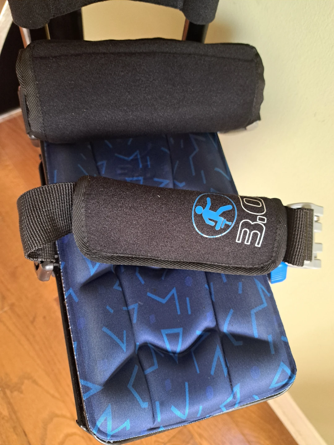 iWALK 3.0 Hands-Free Knee Crutch – Excellent Condition - photo 4