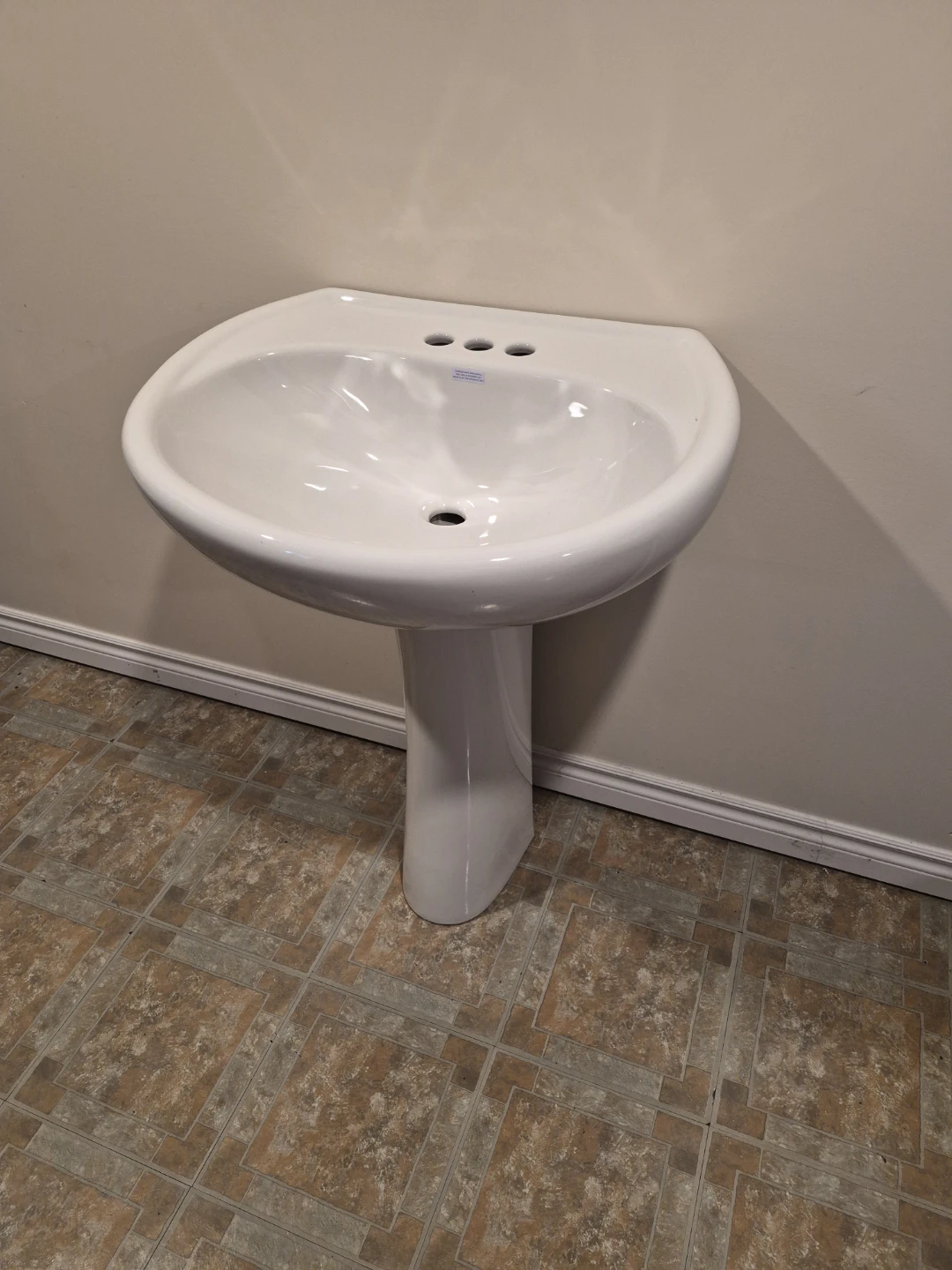 Gerber Maxwell 4" White Pedestal Sink