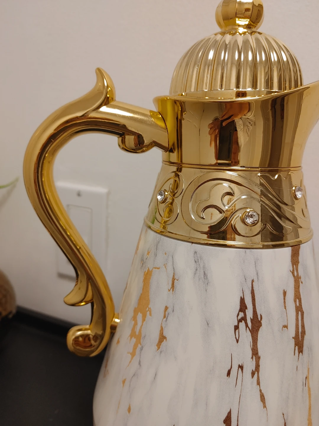 Gold and White Thermos - photo 2