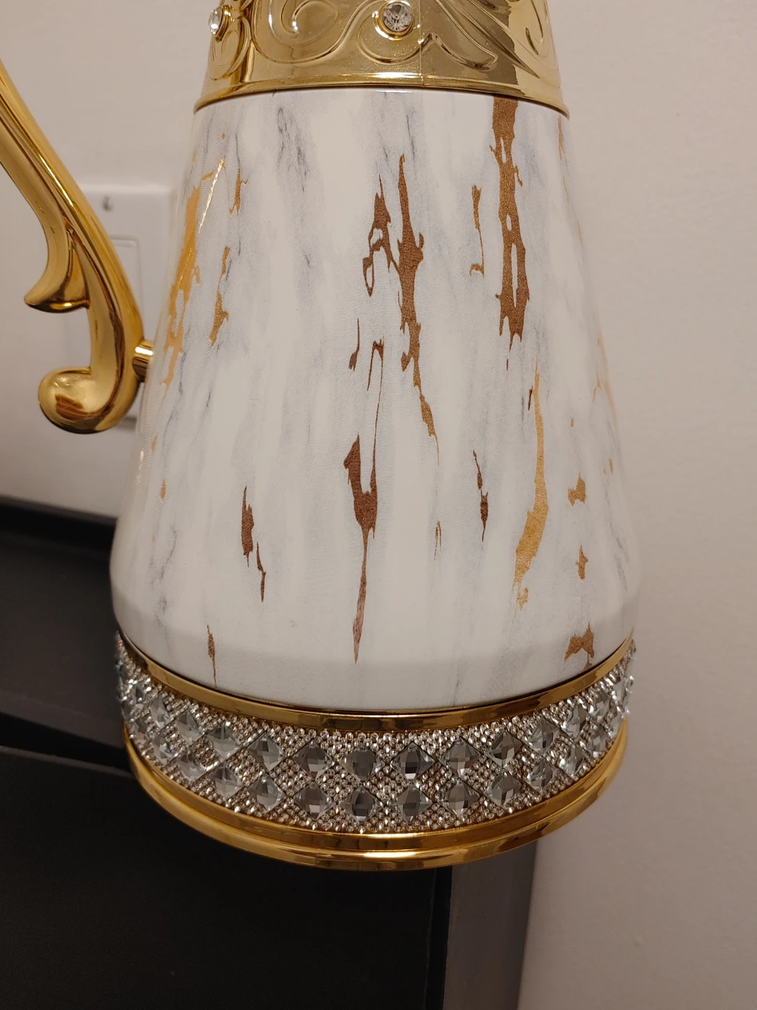 Gold and White Thermos - photo 3