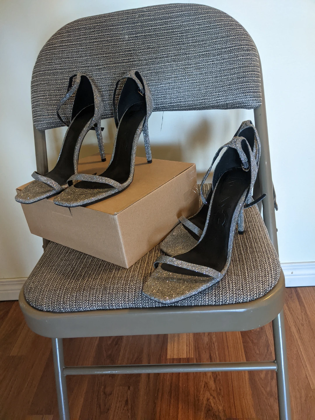 Cash only - Mango Silver Glitter Stiletto Heels - photo 3