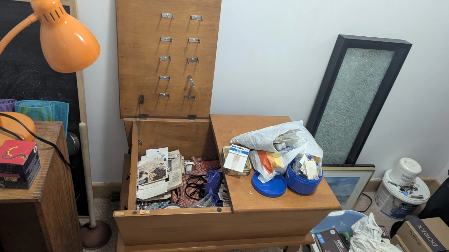 Vintage Dough Box / Sewing table - photo 2
