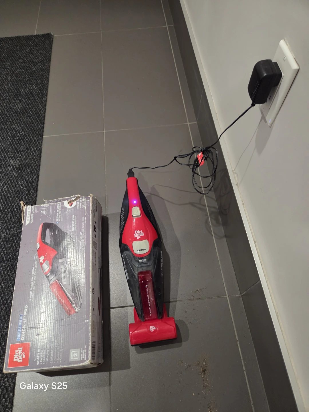 Dirt Devil QuickFlip Pro Handheld Vacuum - photo 3
