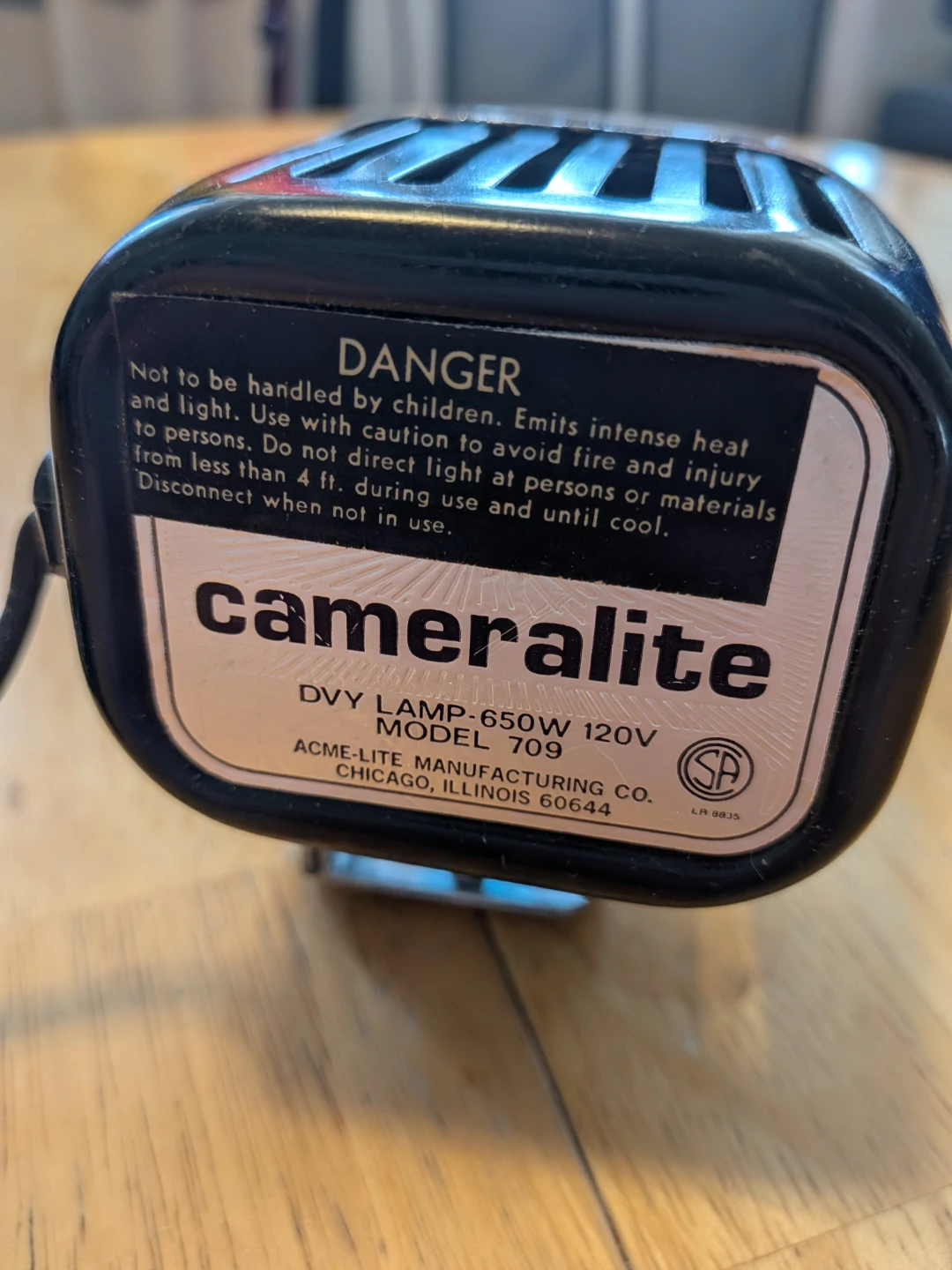 Vintage camera flash - photo 3