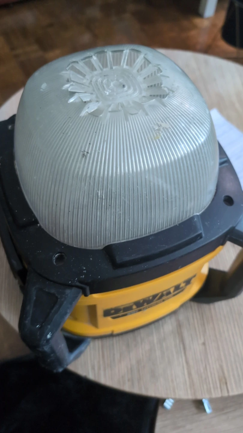 DEWALT 20V Cordless Work Light - photo 2