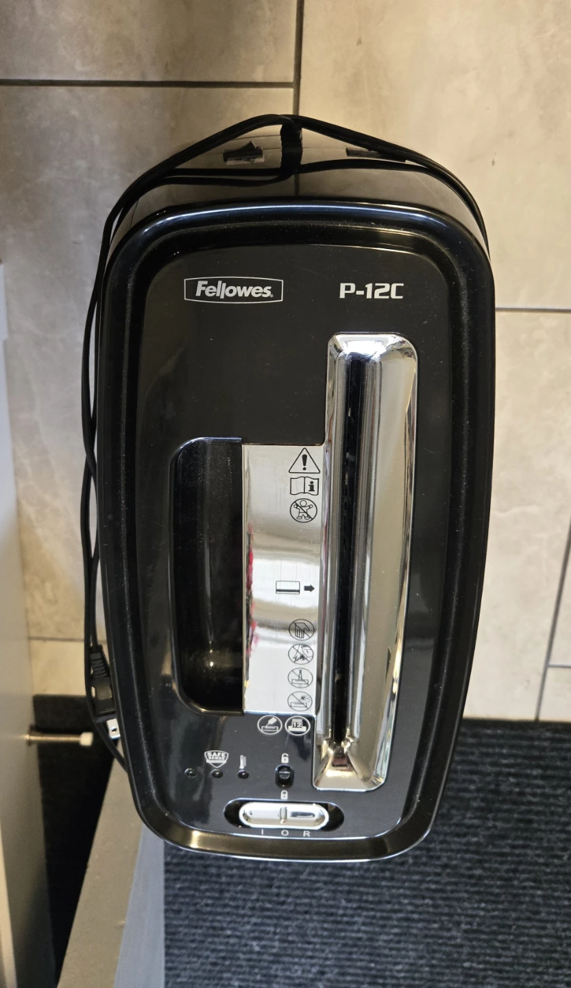 Fellowes P-12C Shredder