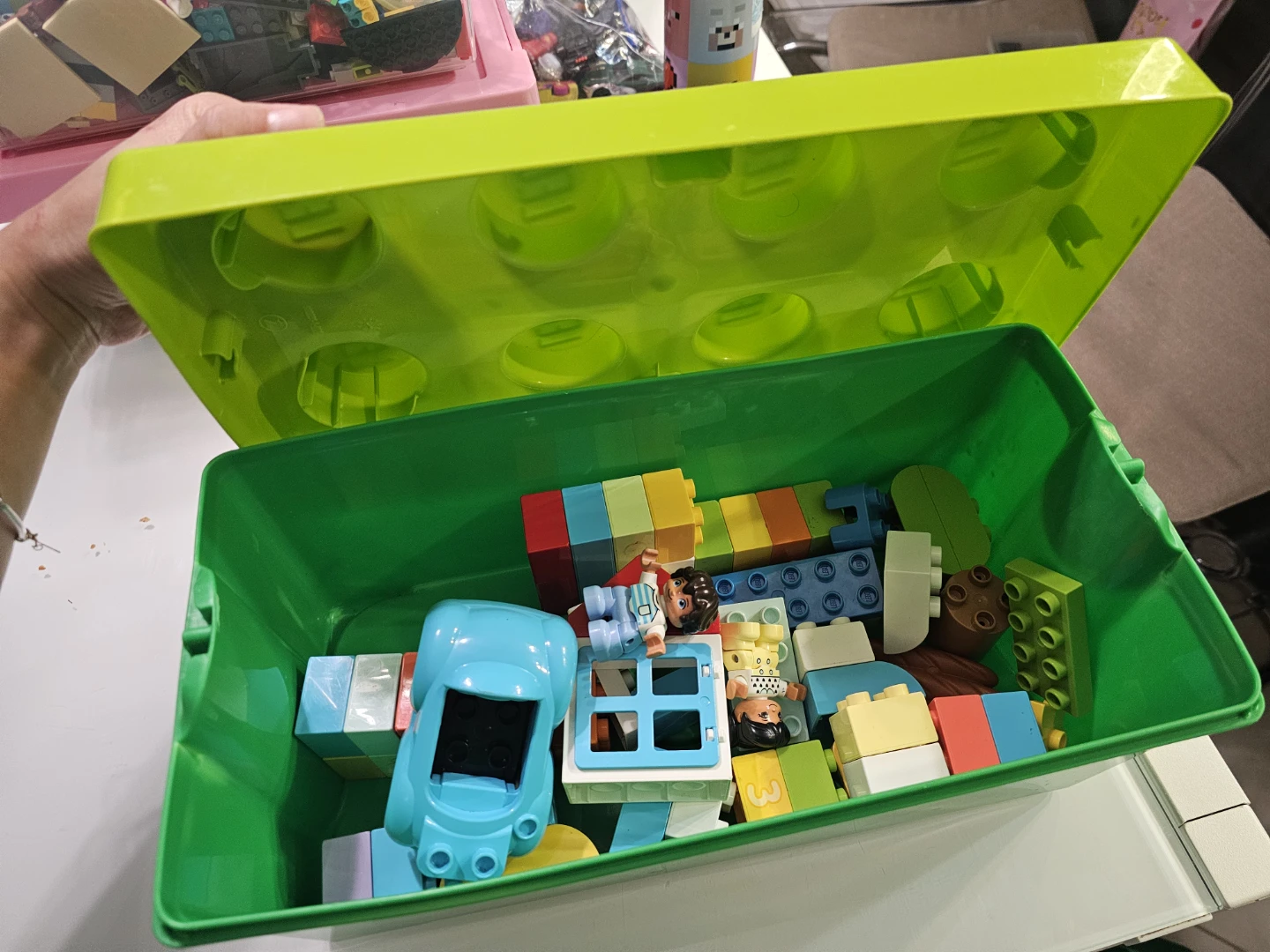 LEGO DUPLO Classic Blocks and Figures with Storage Box - photo 5