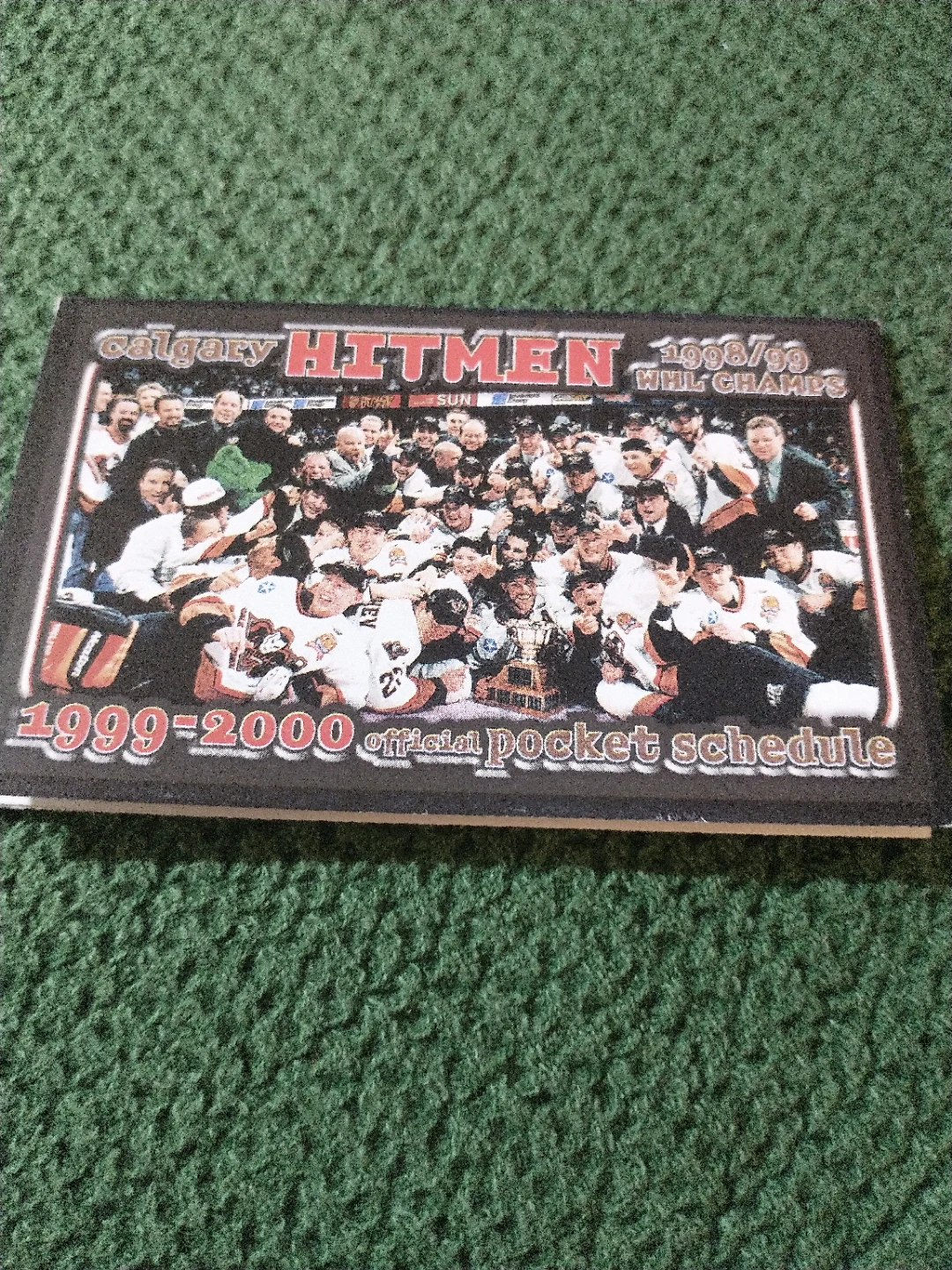 1998-1999 WHL Champs Calgary Hitmen 1999-2000 Official Schedule - photo 2