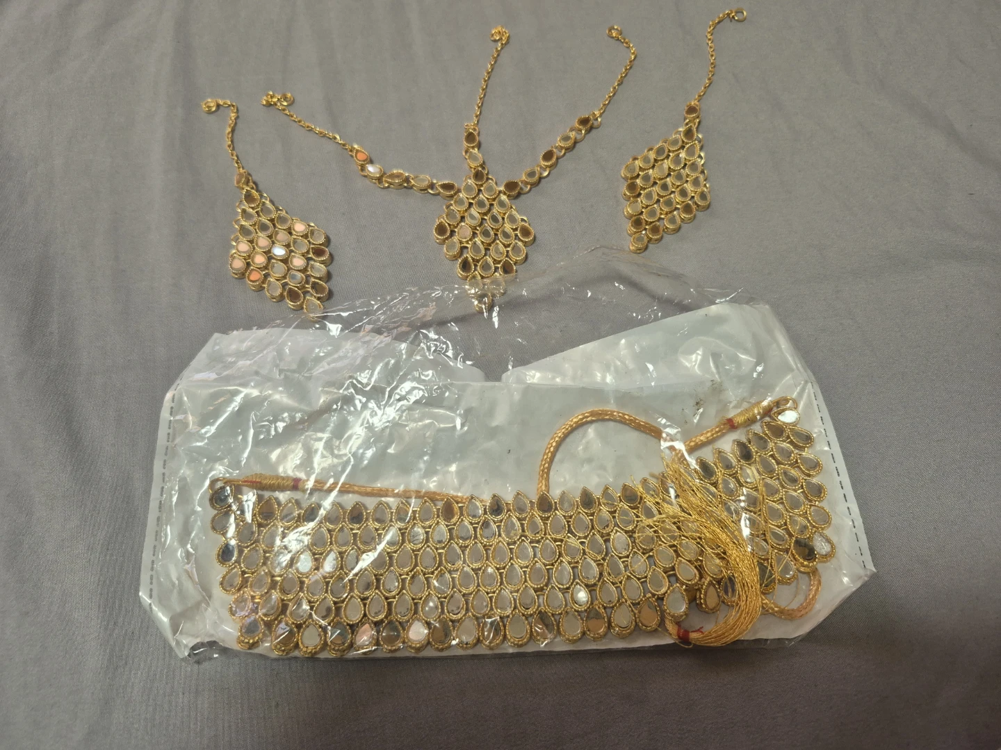 Gold coloured jewellery set with mirror work - photo 3