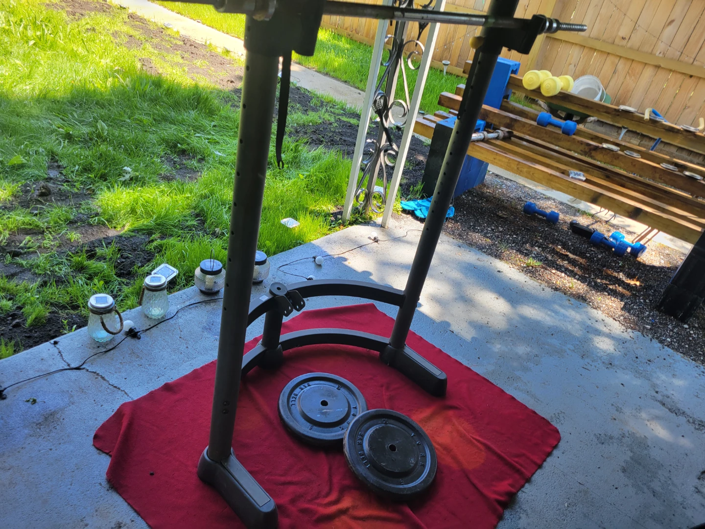 GOLD'S GYM  SQUAT RACK 1"HOLE PLATES 100LBs. 2-50s