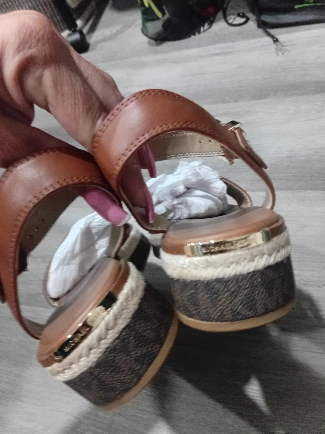 Sandales Michael Kors brunes - photo 3