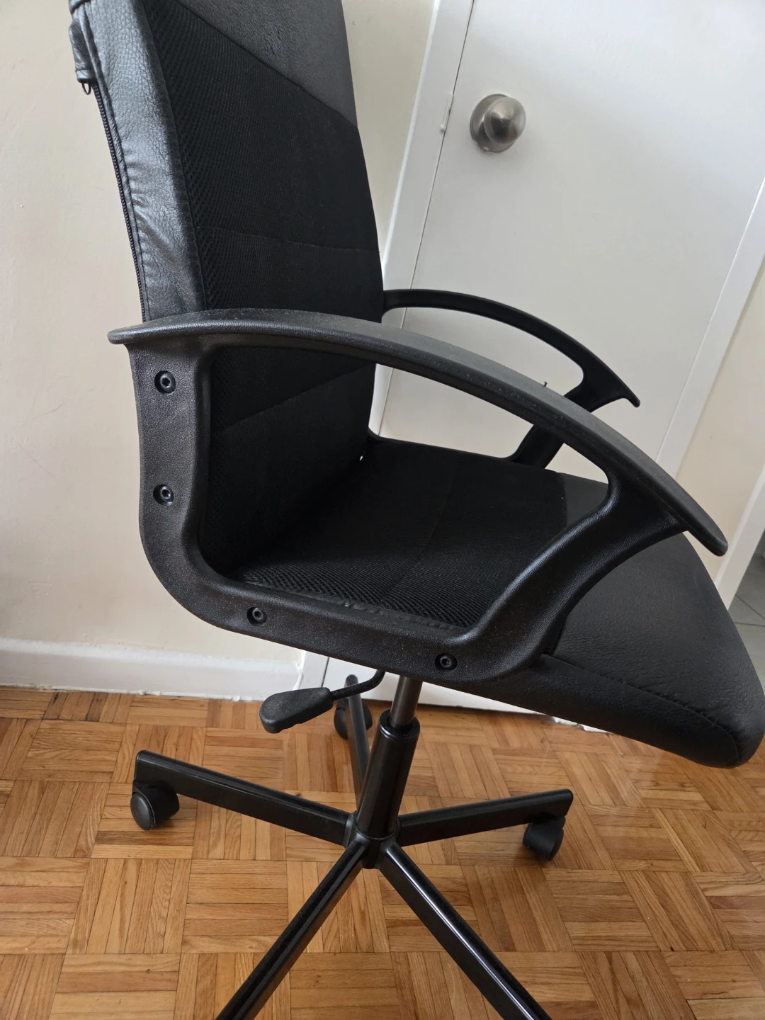 Moving Sale - Office Chair - photo 2