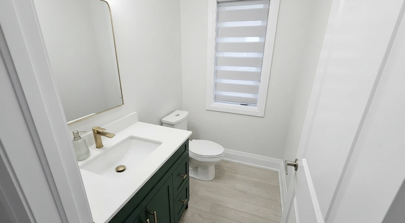 4 Beds / 4 Baths - Detached House - photo 5