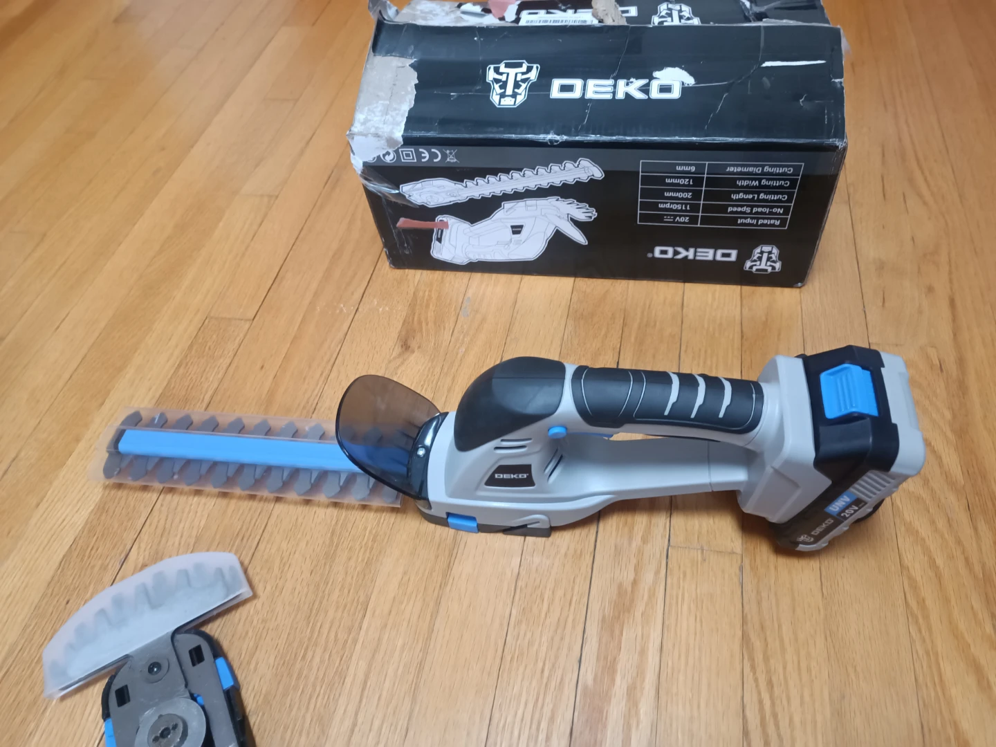 DEKO 20V Cordless Hedge Trimmer - photo 4