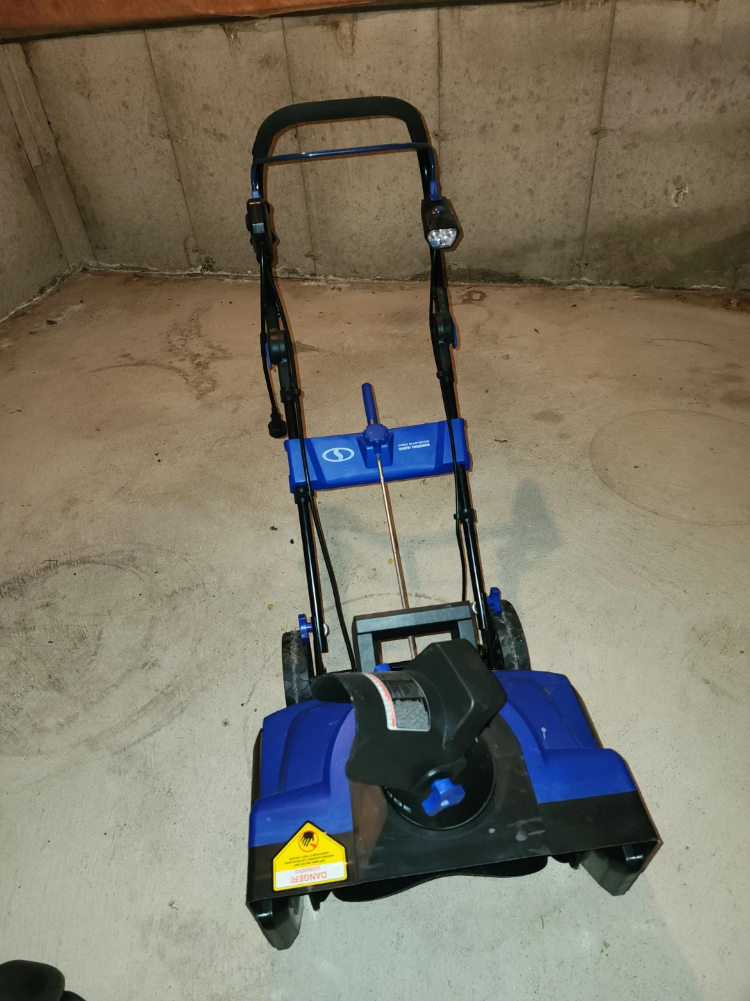 Sun Joe Electric Snow Blower with light
