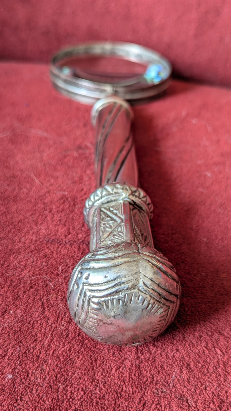 Magnifying Glass Vintage with Ornate Handle - photo 2
