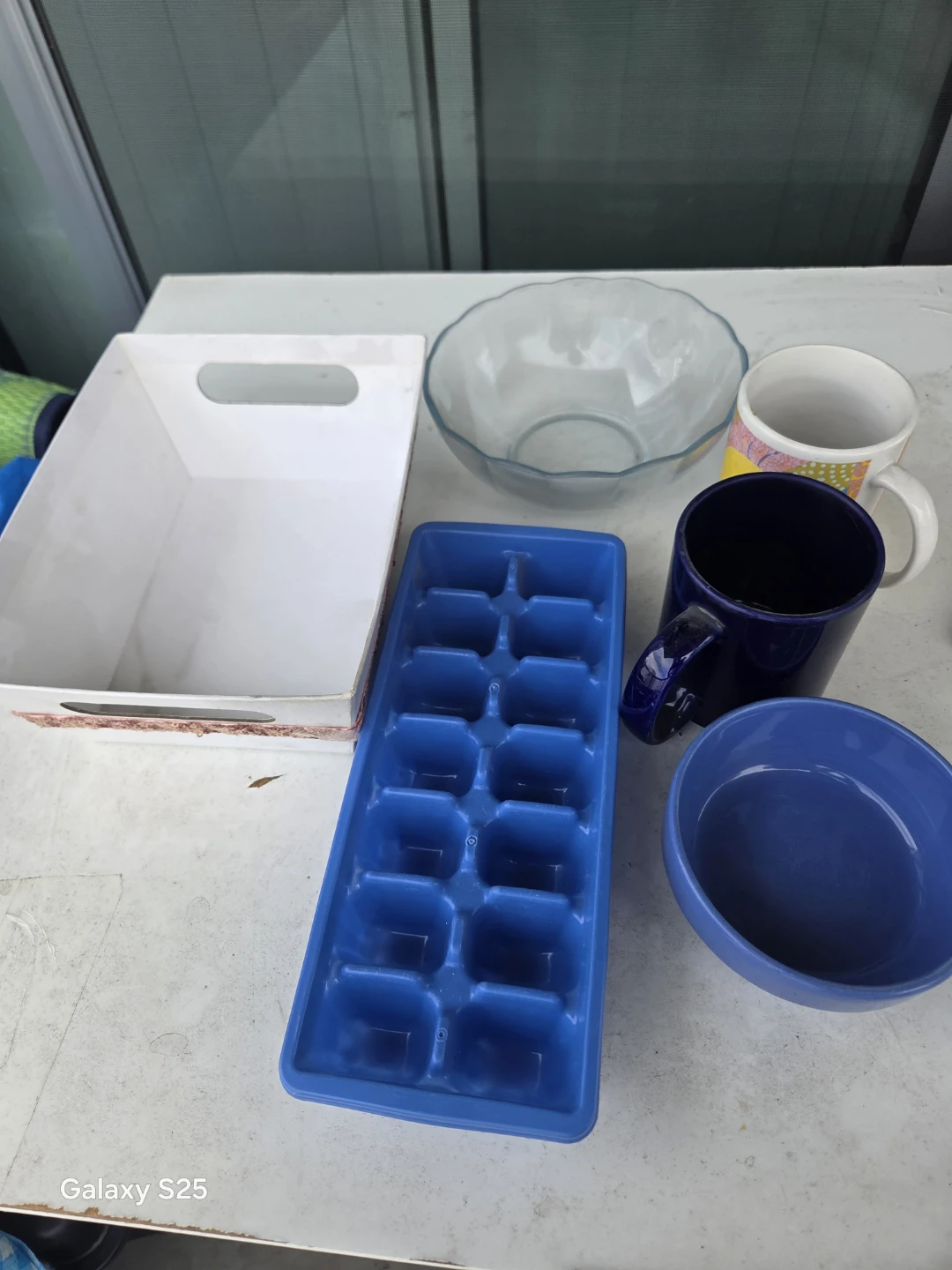 Kitchenware Bundle: Ice Cube Tray, Mugs, Bowl & Container