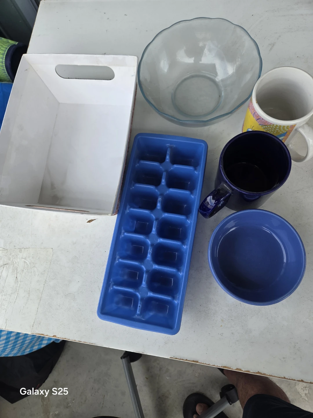 Kitchenware Bundle: Ice Cube Tray, Mugs, Bowl & Container - photo 2