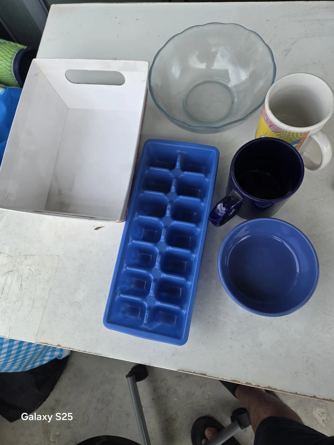 Kitchenware Bundle: Ice Cube Tray, Mugs, Bowl & Container - photo 4