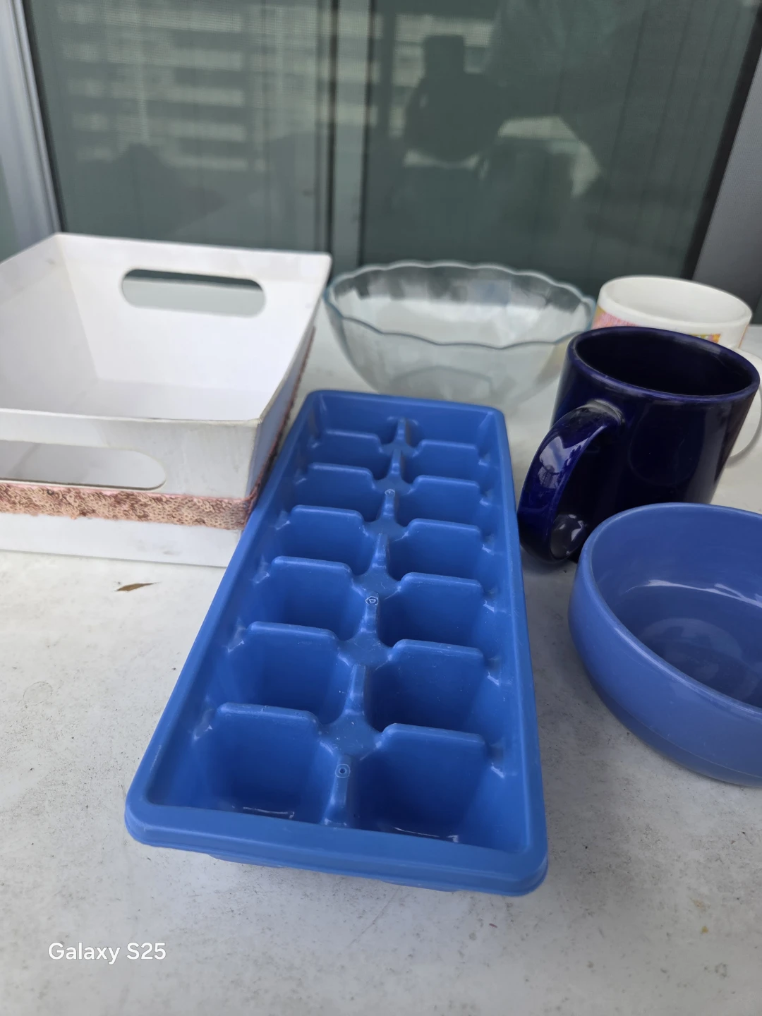 Kitchenware Bundle: Ice Cube Tray, Mugs, Bowl & Container - photo 5