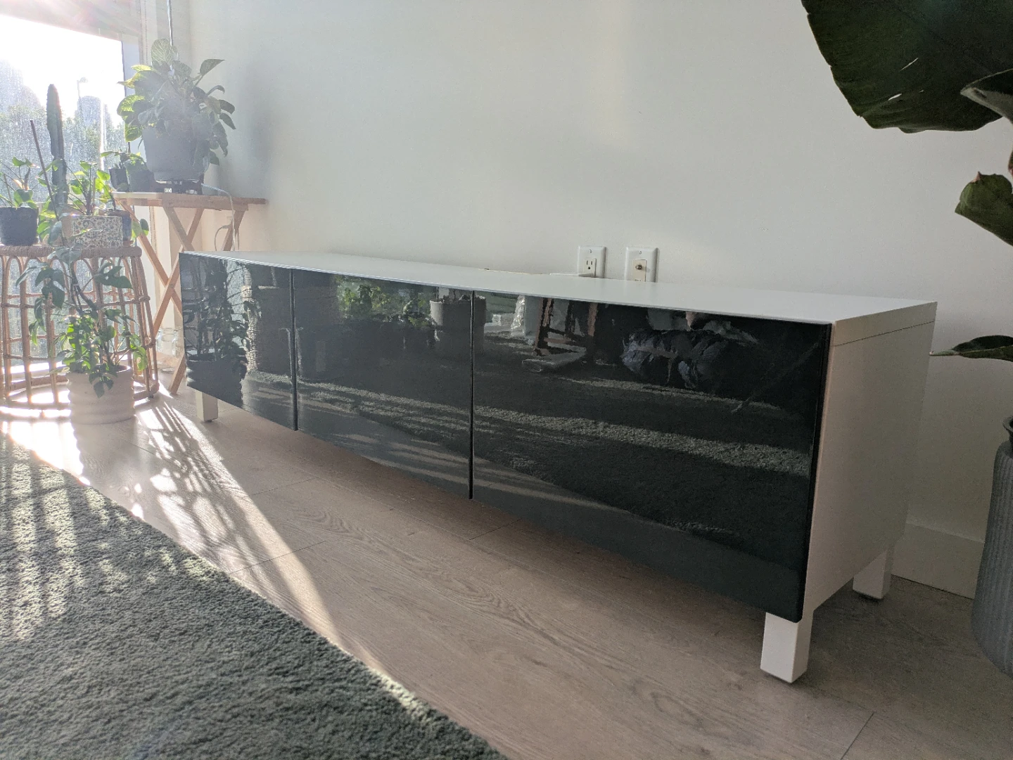 IKEA BESTÅ TV Stand – High Gloss Green & White