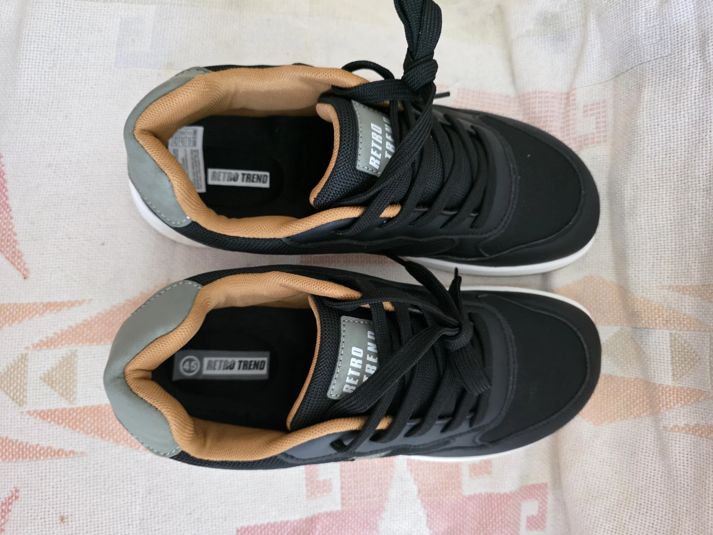 Retro Trend Black Sneakers - photo 2